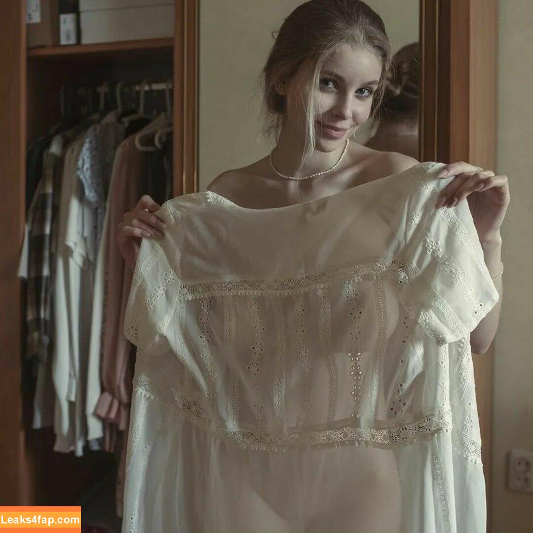 lyubovvomne / Milena / samadhi.amorr2 leaked photo photo #0264