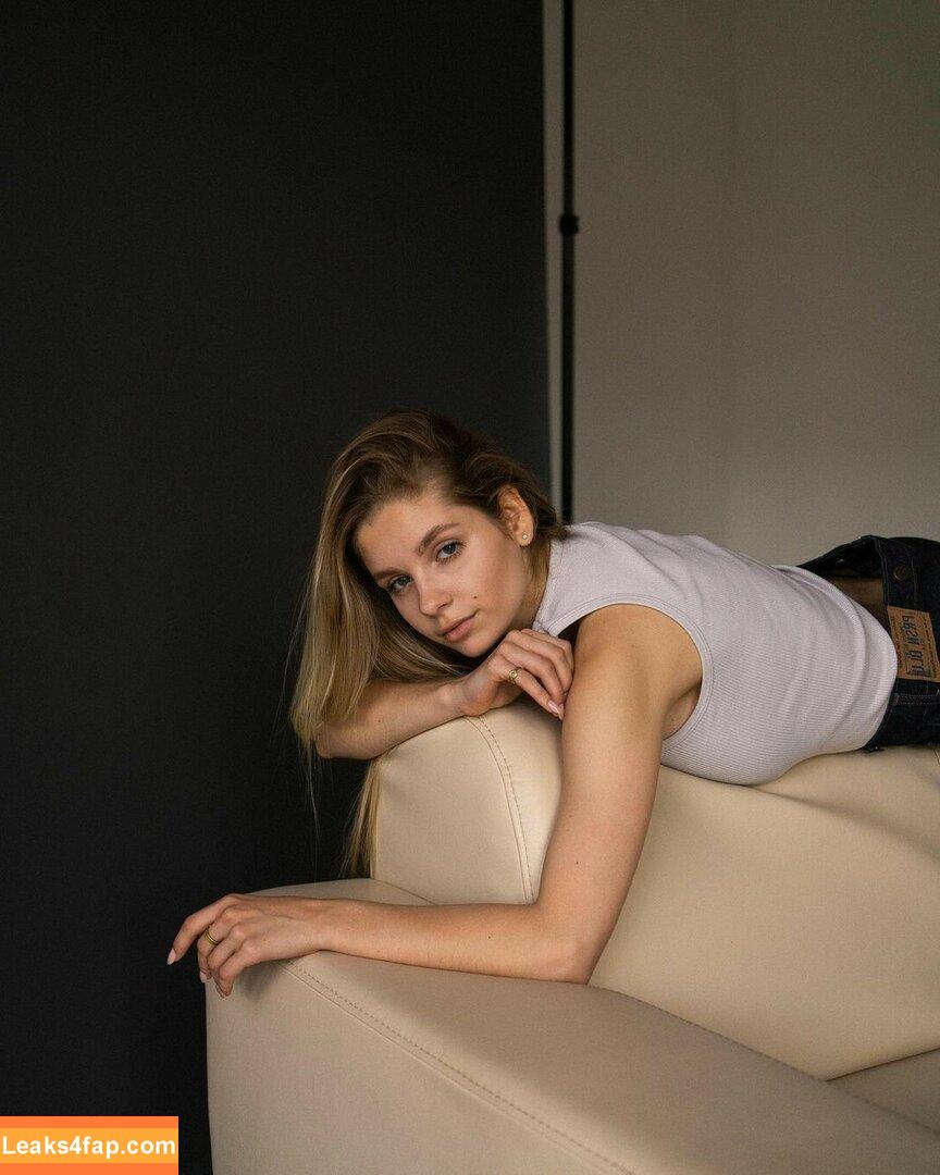 lyubovvomne / Milena / samadhi.amorr2 leaked photo photo #0386