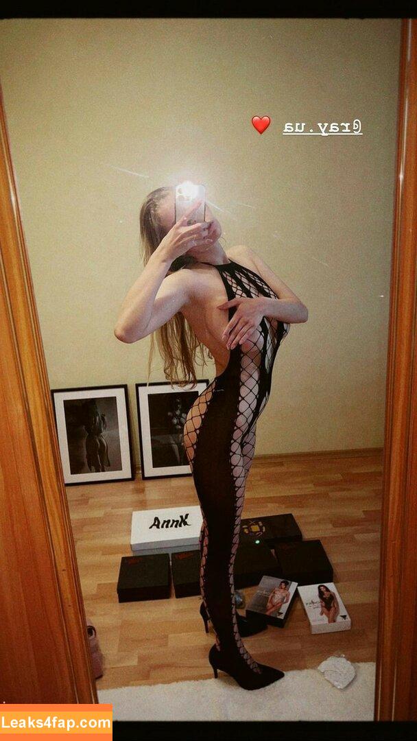 lyubovvomne / Milena / samadhi.amorr2 leaked photo photo #0491