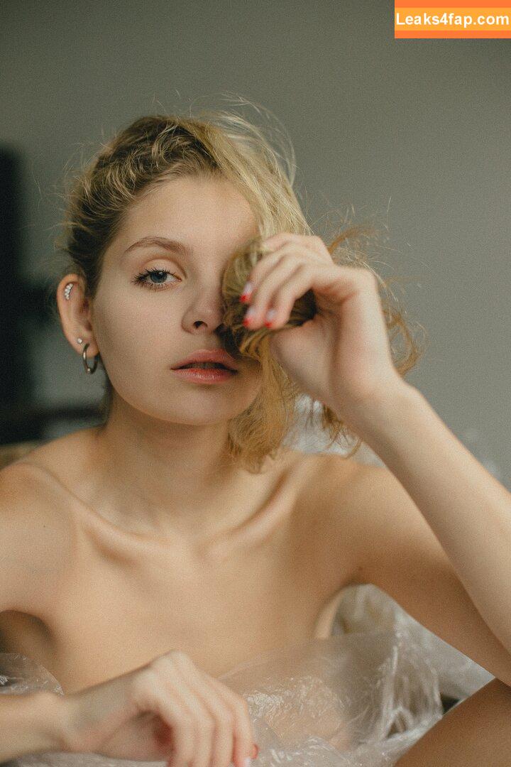 lyubovvomne / Milena / samadhi.amorr2 leaked photo photo #0781