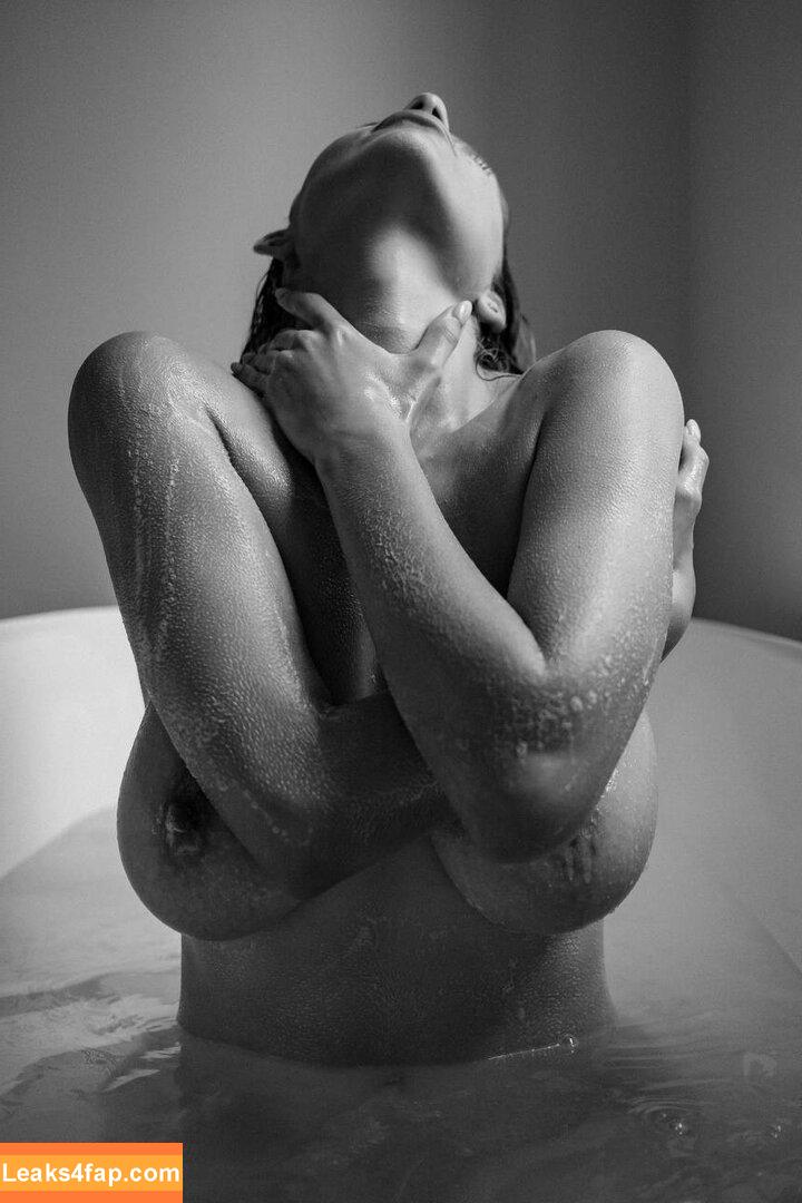 lyubovvomne / Milena / samadhi.amorr2 leaked photo photo #0926