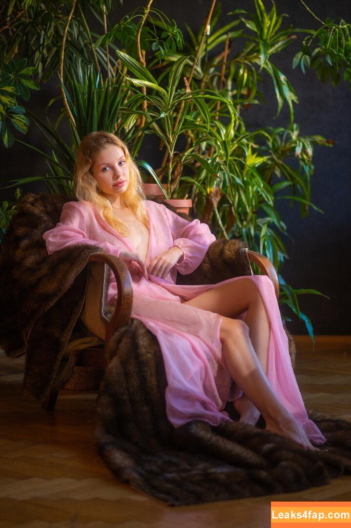 lyubovvomne / Milena / samadhi.amorr2 leaked photo photo #2076