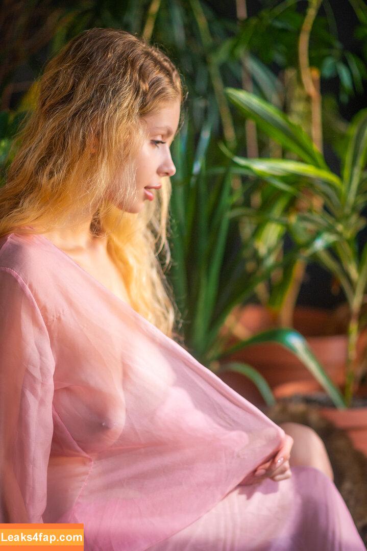 lyubovvomne / Milena / samadhi.amorr2 leaked photo photo #2083