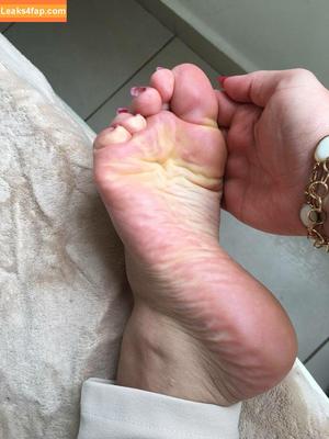 Lyz Feet photo #0003