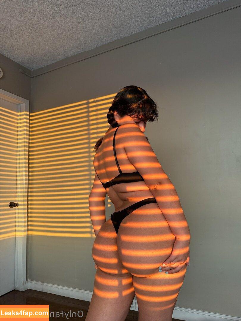 lzzle / hellzheI / luvfrut leaked photo photo #0098