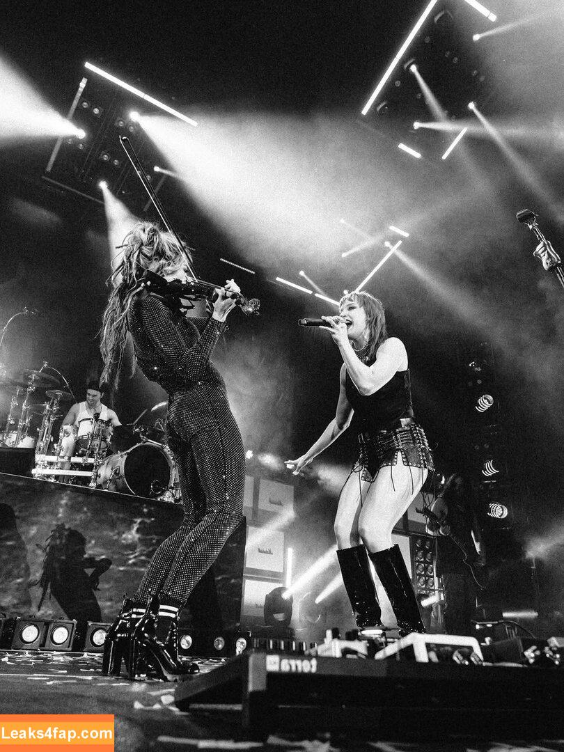 Lzzy Hale /  слитое фото фото #0001