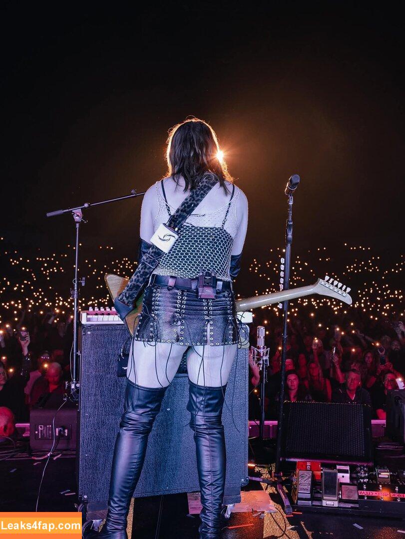 Lzzy Hale /  слитое фото фото #0015