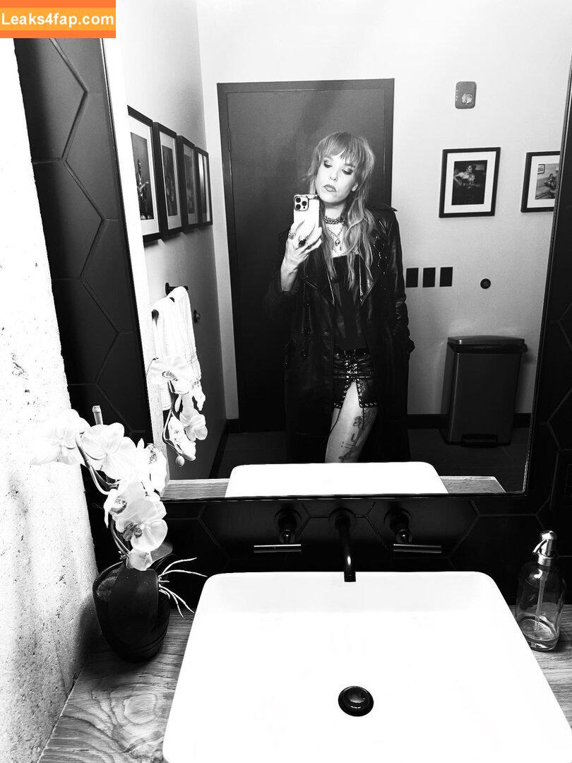 Lzzy Hale / officiallzzyhale слитое фото фото #0029