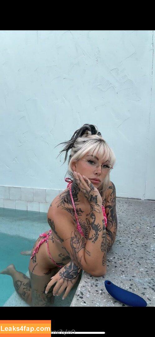 m0thgalren /  leaked photo photo #0018