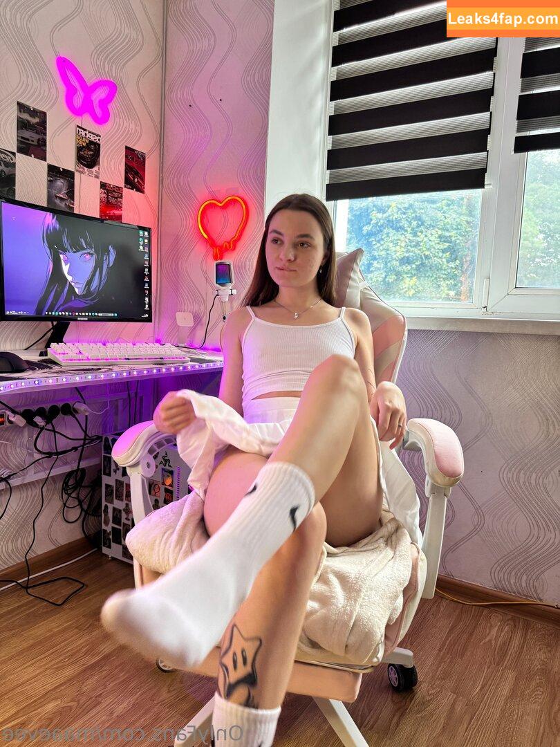 maaevee / maeveinamerica leaked photo photo #0012