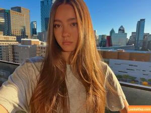 Mabel Chee photo #0100