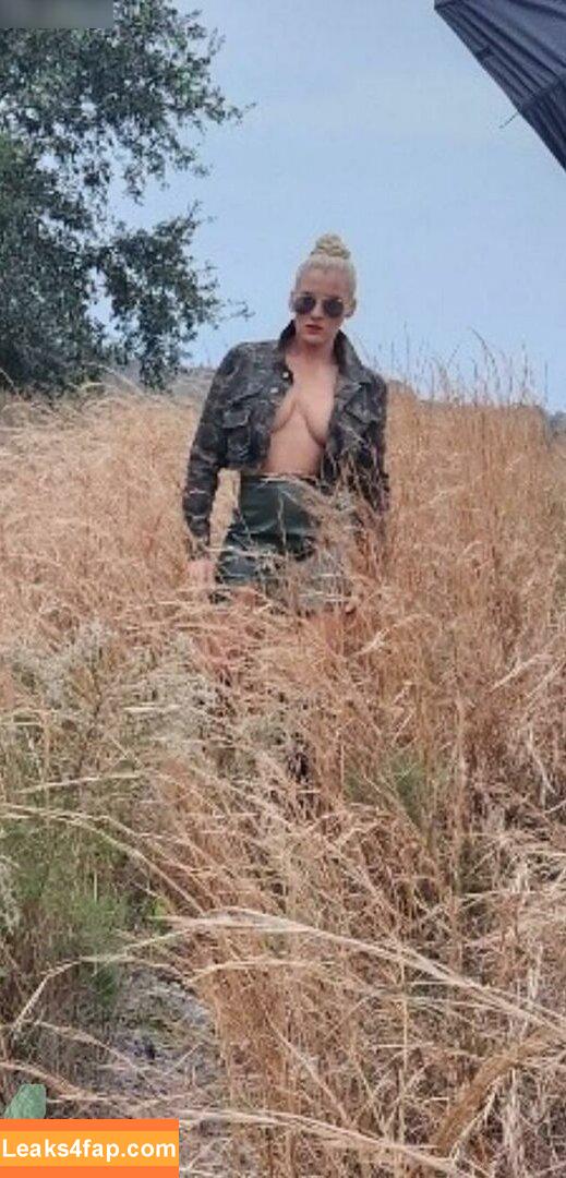 Macey Estrella-Kadlec / limitlessmacey leaked photo photo #0001