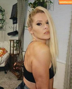 Macey Estrella-Kadlec photo #0060
