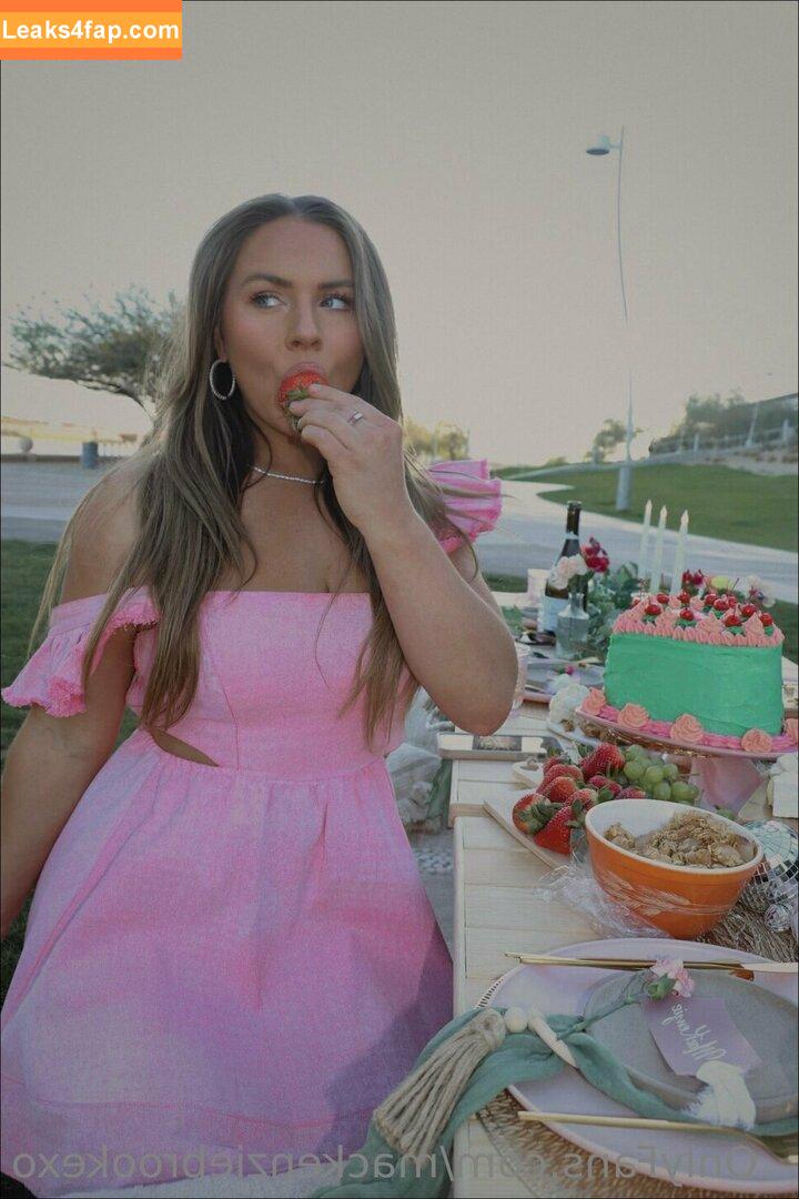 MacKenzie Brooke / mackenziebrookexo / mbpuricelli leaked photo photo #0464