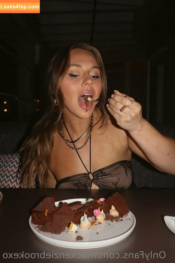 MacKenzie Brooke / mackenziebrookexo / mbpuricelli leaked photo photo #0703