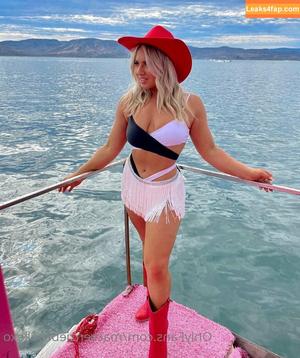 MacKenzie Brooke photo #0021