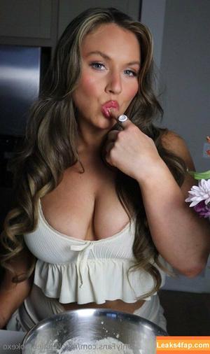 MacKenzie Brooke фото #0322