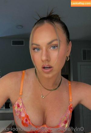 MacKenzie Brooke photo #0674