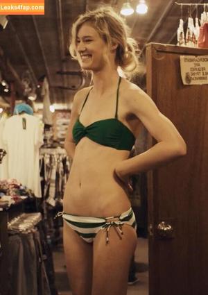 Mackenzie Davis photo #0038