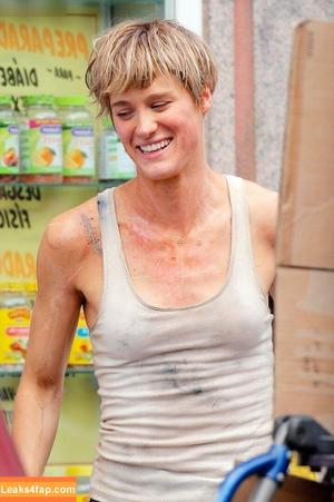 Mackenzie Davis photo #0057