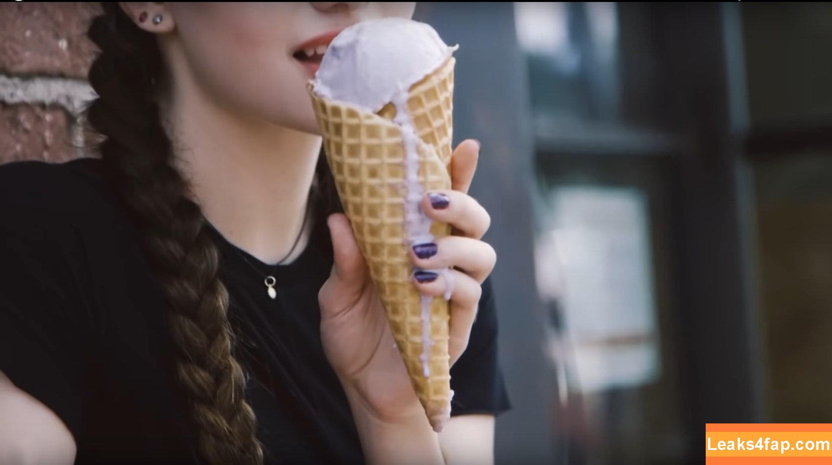 Mackenzie Foy / mackenziefoy leaked photo photo #0061