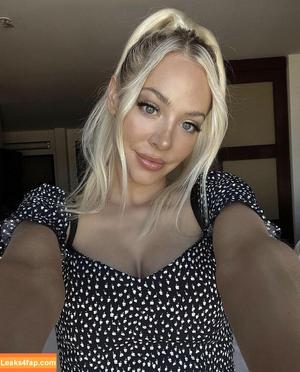 MacKenzie Porter photo #0033