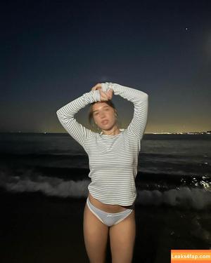 Mackenzie Ziegler photo #0499