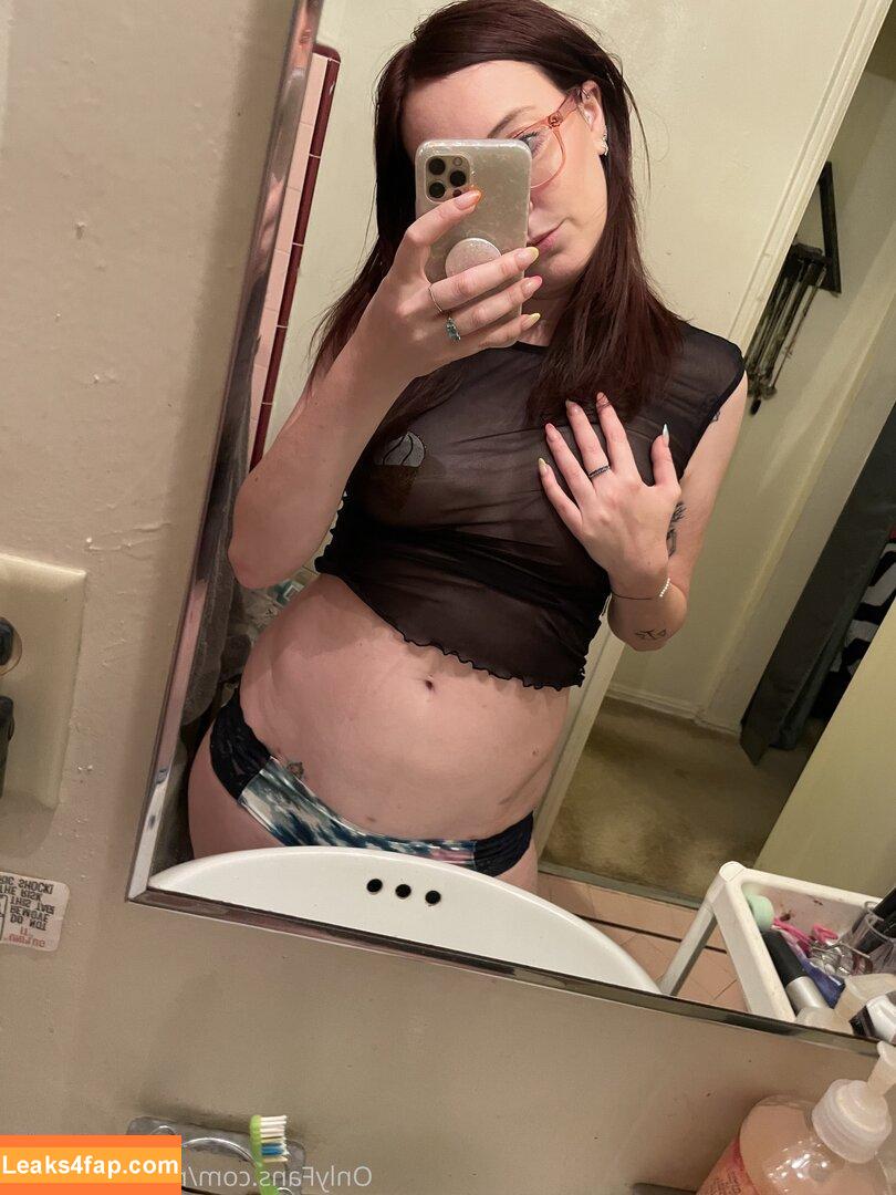 mackenziestith /  leaked photo photo #0092