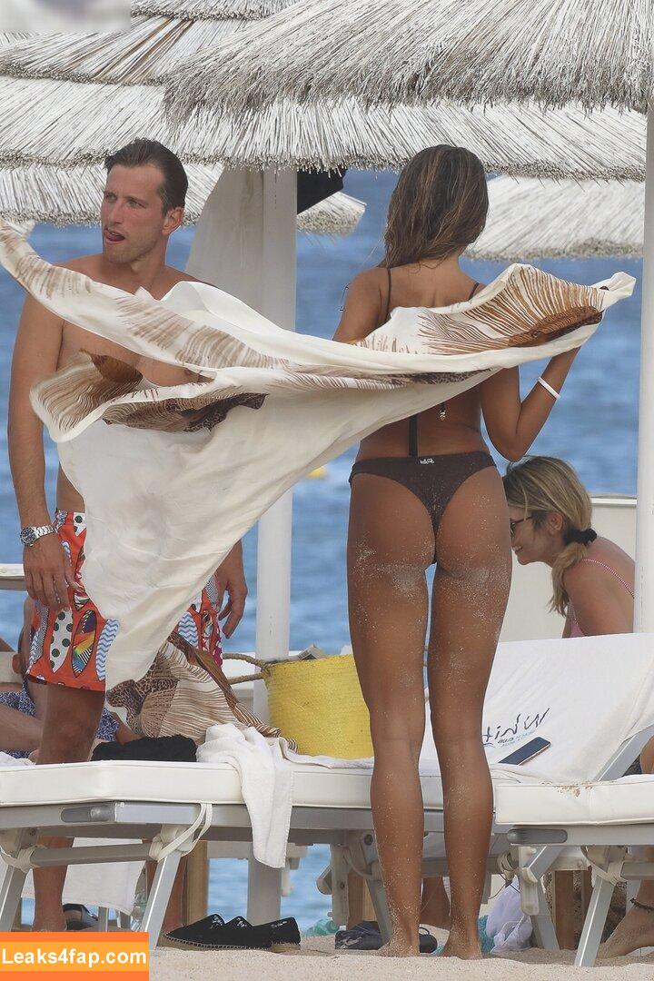 Madalina Diana Ghenea / officialmadalinaghenea leaked photo photo #0122