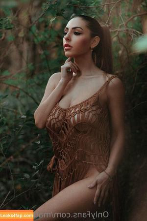 Madame93 photo #0070