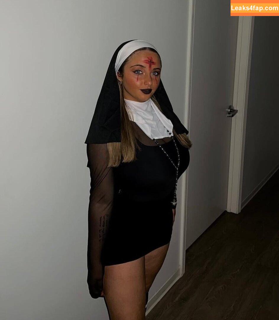 madd.eisen /  leaked photo photo #0008