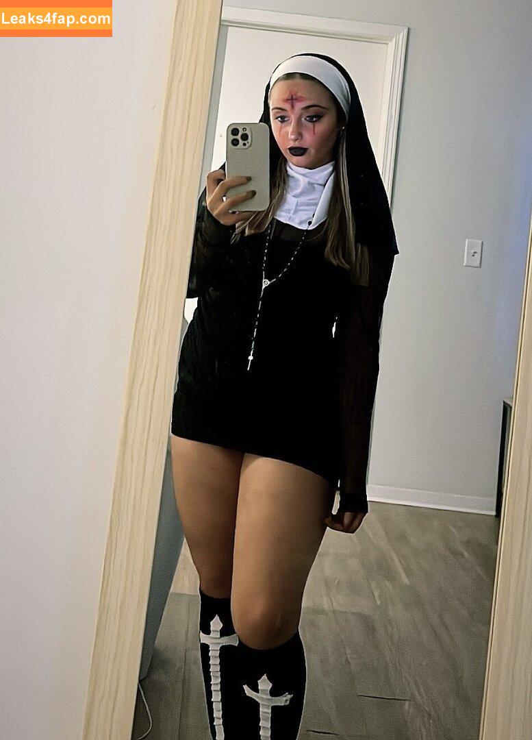 madd.eisen /  leaked photo photo #0024