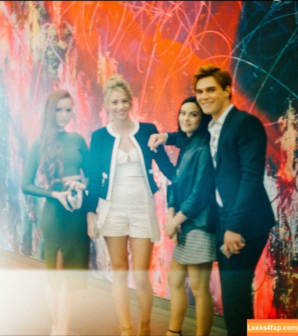 Madelaine Petsch / madelame слитое фото фото #0260