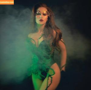 Madelaine Petsch фото #0388