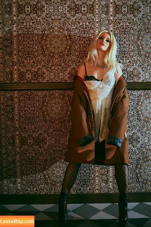 Madelaine Petsch photo #0575