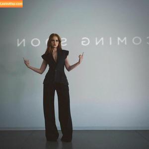 Madelaine Petsch фото #0663