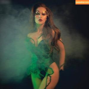 Madelaine Petsch фото #0776