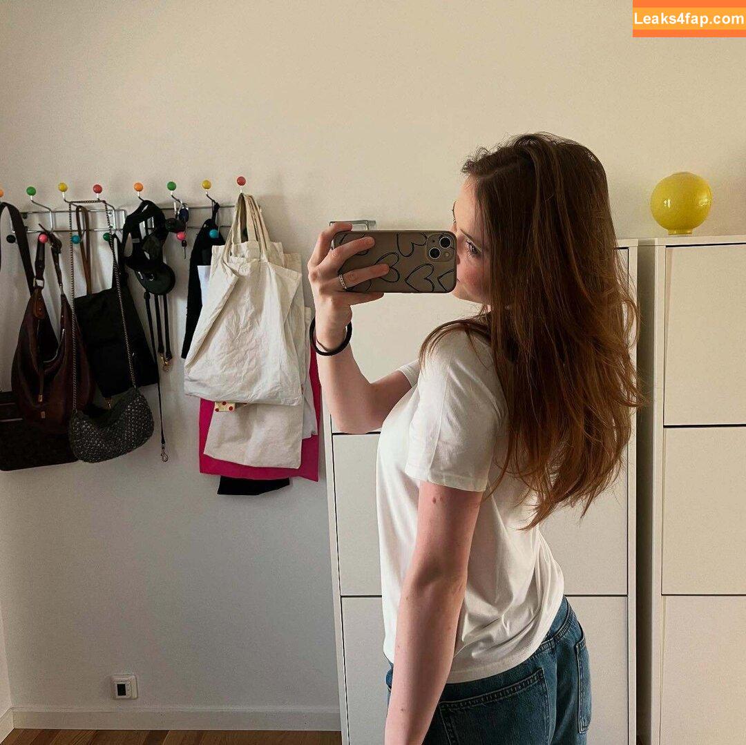 Madeleine_b123 / madeleine_123b leaked photo photo #0009