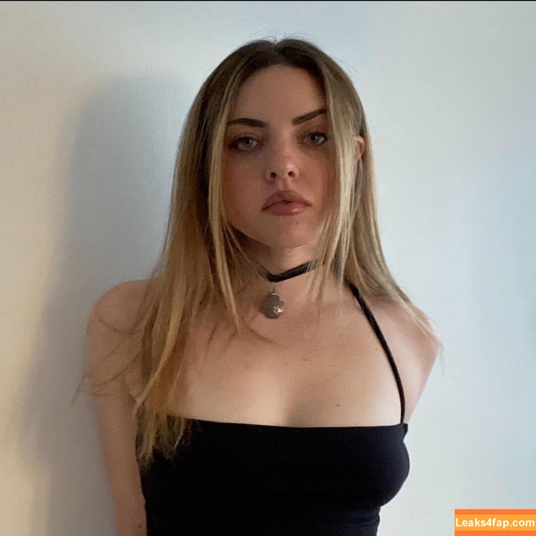 Madeleine Byrne / madeleinebyrnee leaked photo photo #0057