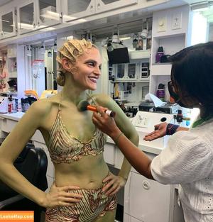 Madeline Brewer photo #0050