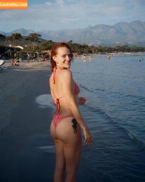 Madeline Brewer photo #0057