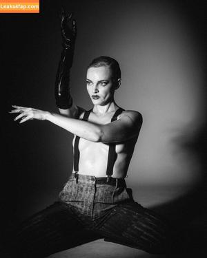 Madeline Brewer photo #0059
