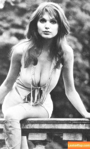 Madelinesmith photo #0018
