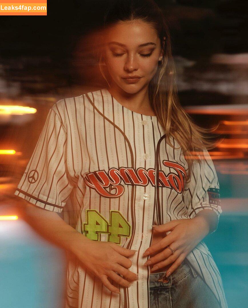 Madelyn Cline / madelyncline leaked photo photo #0162