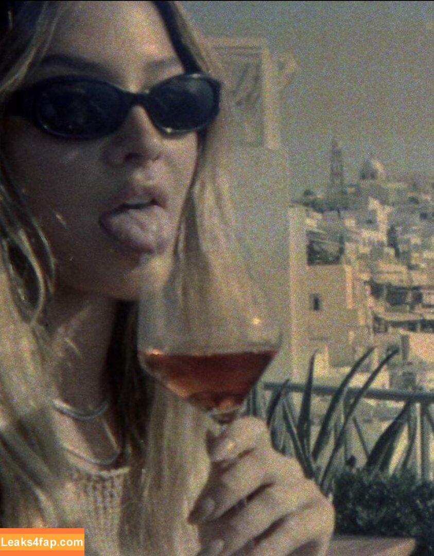 Madelyn Cline / madelyncline leaked photo photo #0210