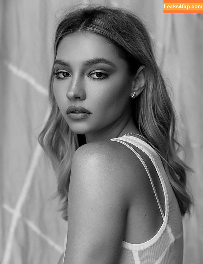 Madelyn Cline / madelyncline слитое фото фото #0288