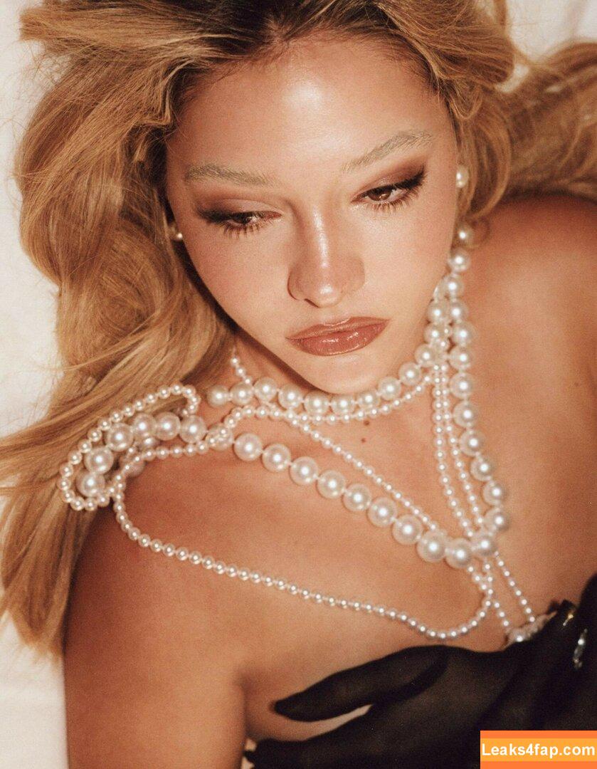 Madelyn Cline / madelyncline leaked photo photo #0341