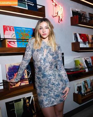 Madelyn Cline photo #0015