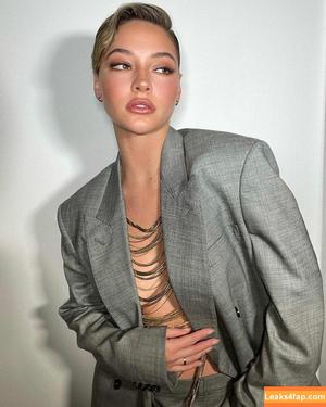 Madelyn Cline photo #0020