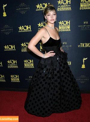 Madelyn Cline photo #0084